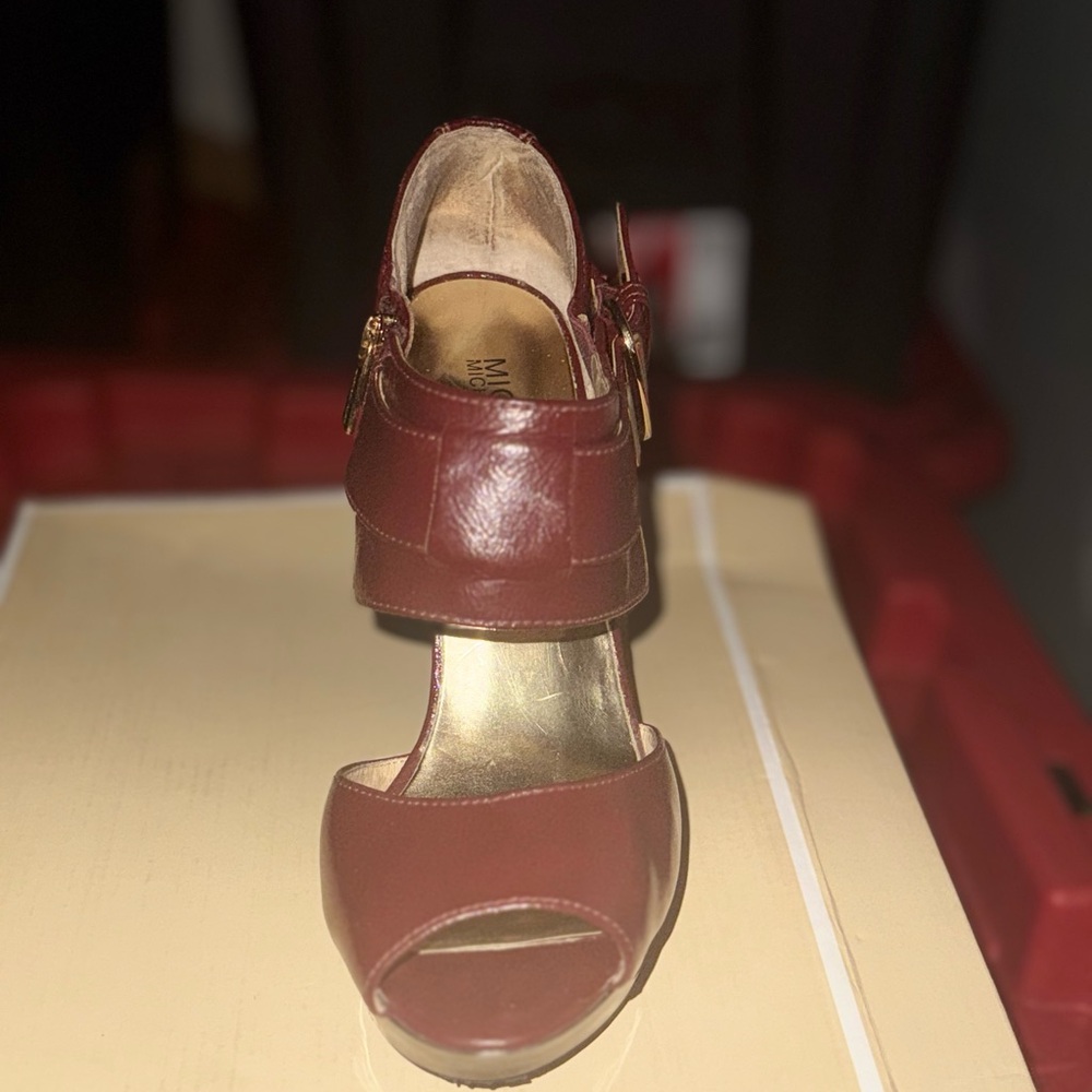 Preloved Michael Kors Elegant Maroon Women's Heels: Size 8.5